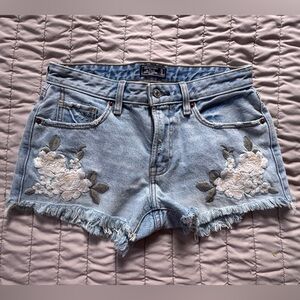 Abercrombie & Fitch Harper Low Rise Shorts Size 2
